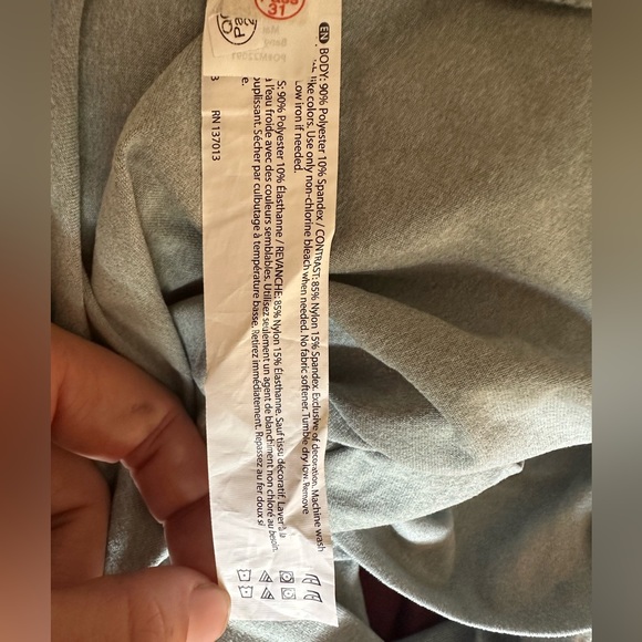 Balance Collection women’s yoga top size small scoop neck with mesh back details - Picture 4 of 4